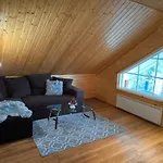 Hullu Kettu & Lakehouse Villa *