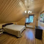 Villa Hullu Kettu & Lakehouse