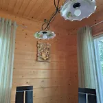 Hullu Kettu & Lakehouse Villa