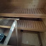 Hullu Kettu & Lakehouse Villa