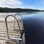 Villa Hullu Kettu & Lakehouse Ruokolahti
