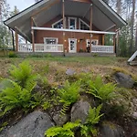 Hullu Kettu & Lakehouse Villa Ruokolahti