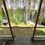 Hullu Kettu & Lakehouse Villa *
