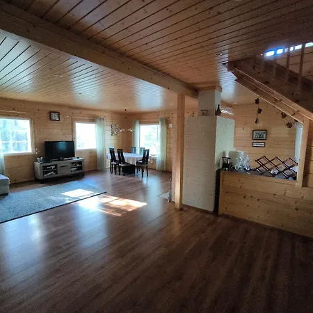 Villa Hullu Kettu & Lakehouse *