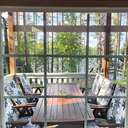 Hullu Kettu & Lakehouse فيلة *