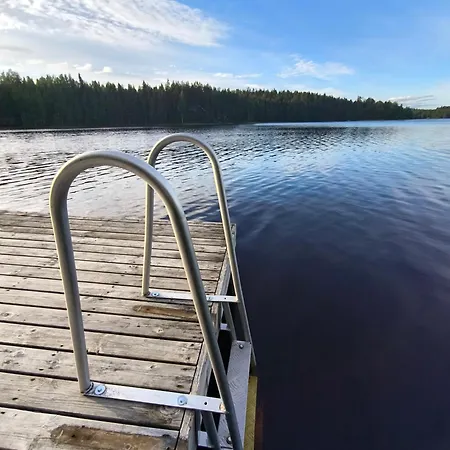 فيلة Hullu Kettu & Lakehouse روكولاهتي