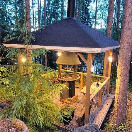 فيلة Hullu Kettu & Lakehouse