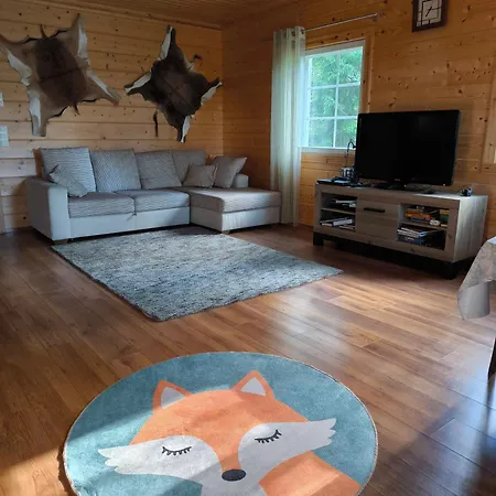 Villa Hullu Kettu & Lakehouse *