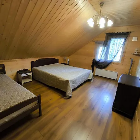 Hullu Kettu & Lakehouse فيلة