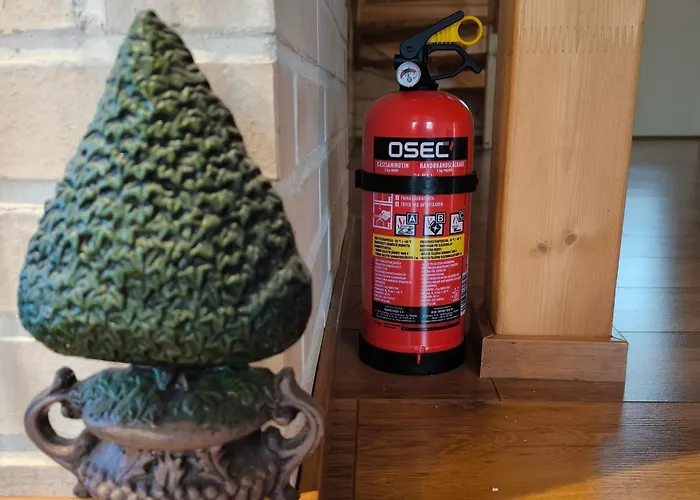 Villa Hullu Kettu & Lakehouse