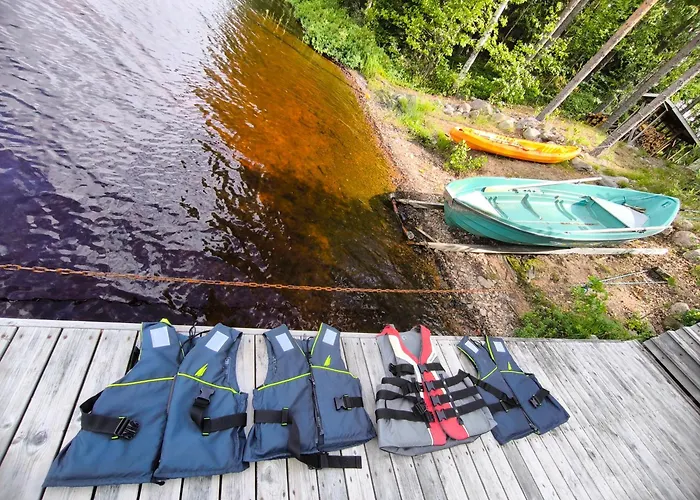 Hullu Kettu & Lakehouse Villa *