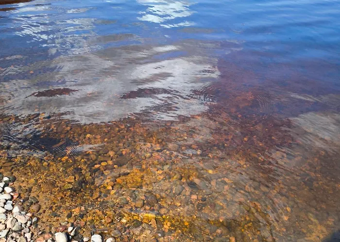 Villa Hullu Kettu & Lakehouse