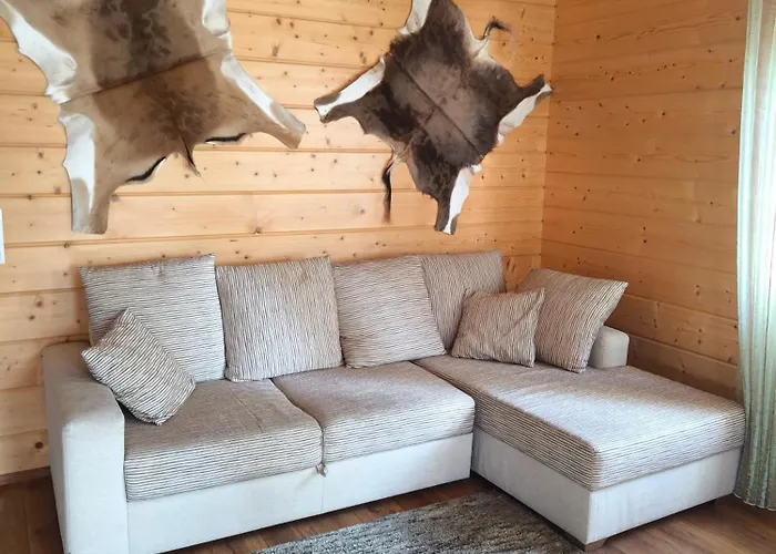 Villa Hullu Kettu & Lakehouse *