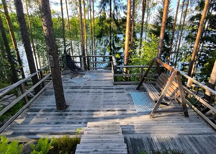 Hullu Kettu & Lakehouse Villa *