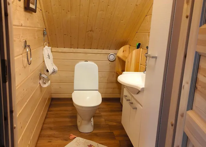 Villa Hullu Kettu & Lakehouse *