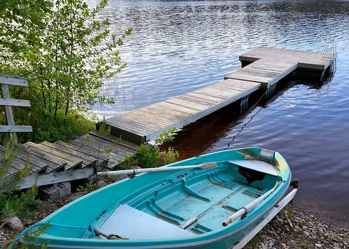 Villa Hullu Kettu & Lakehouse