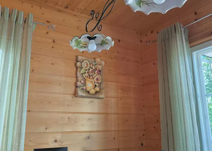 Hullu Kettu & Lakehouse Villa