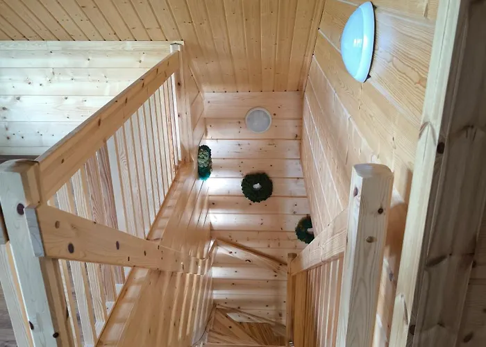 Villa Hullu Kettu & Lakehouse