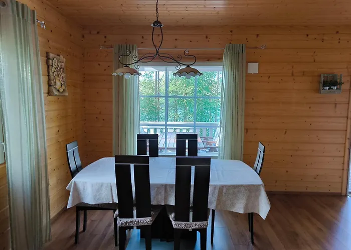 Hullu Kettu & Lakehouse Villa *