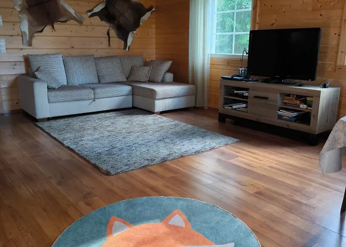 Villa Hullu Kettu & Lakehouse *