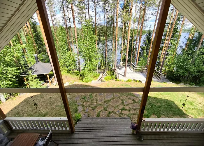 Hullu Kettu & Lakehouse Villa *